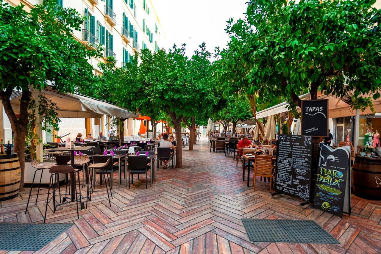 Genteel Home Plaza de las Flores Málaga Exterior foto